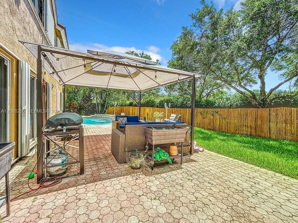 1342 NW 195th Ave, Pembroke Pines, FL 33029 Photo