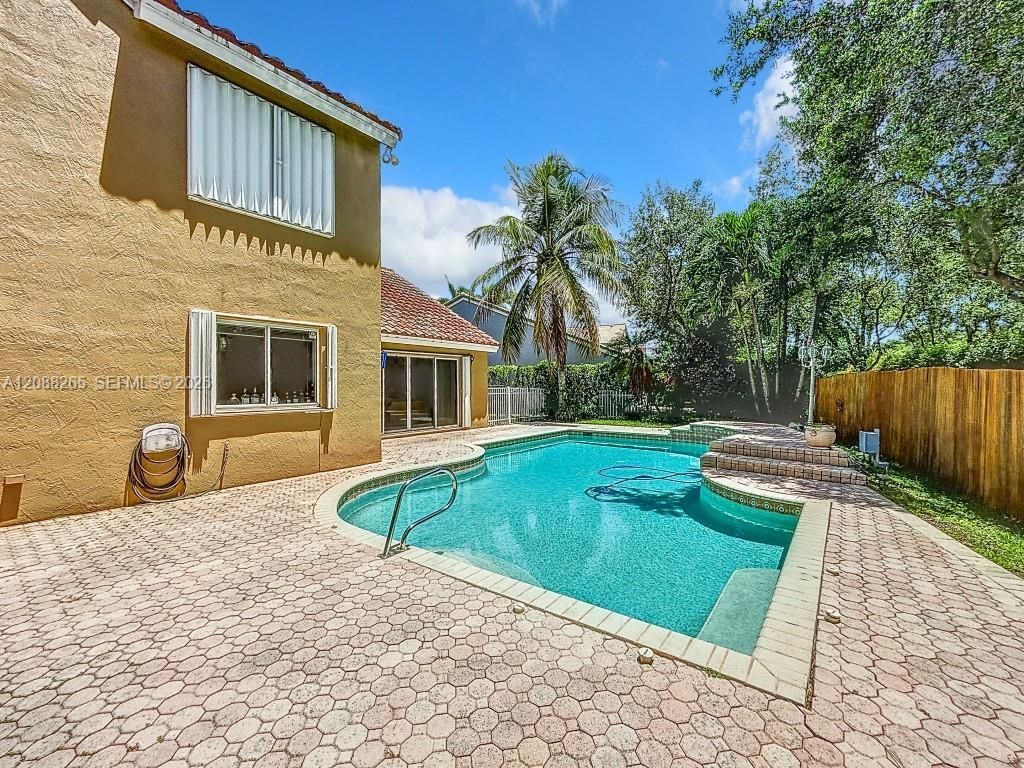 1342 NW 195th Ave, Pembroke Pines, FL 33029 Photo