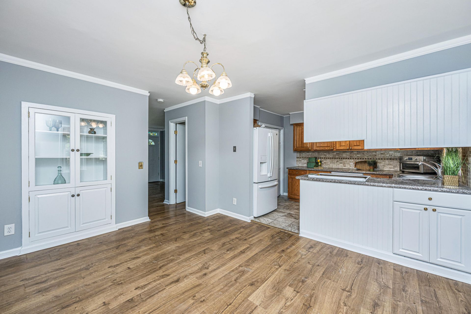 937 Cottingham Drive Photo 13