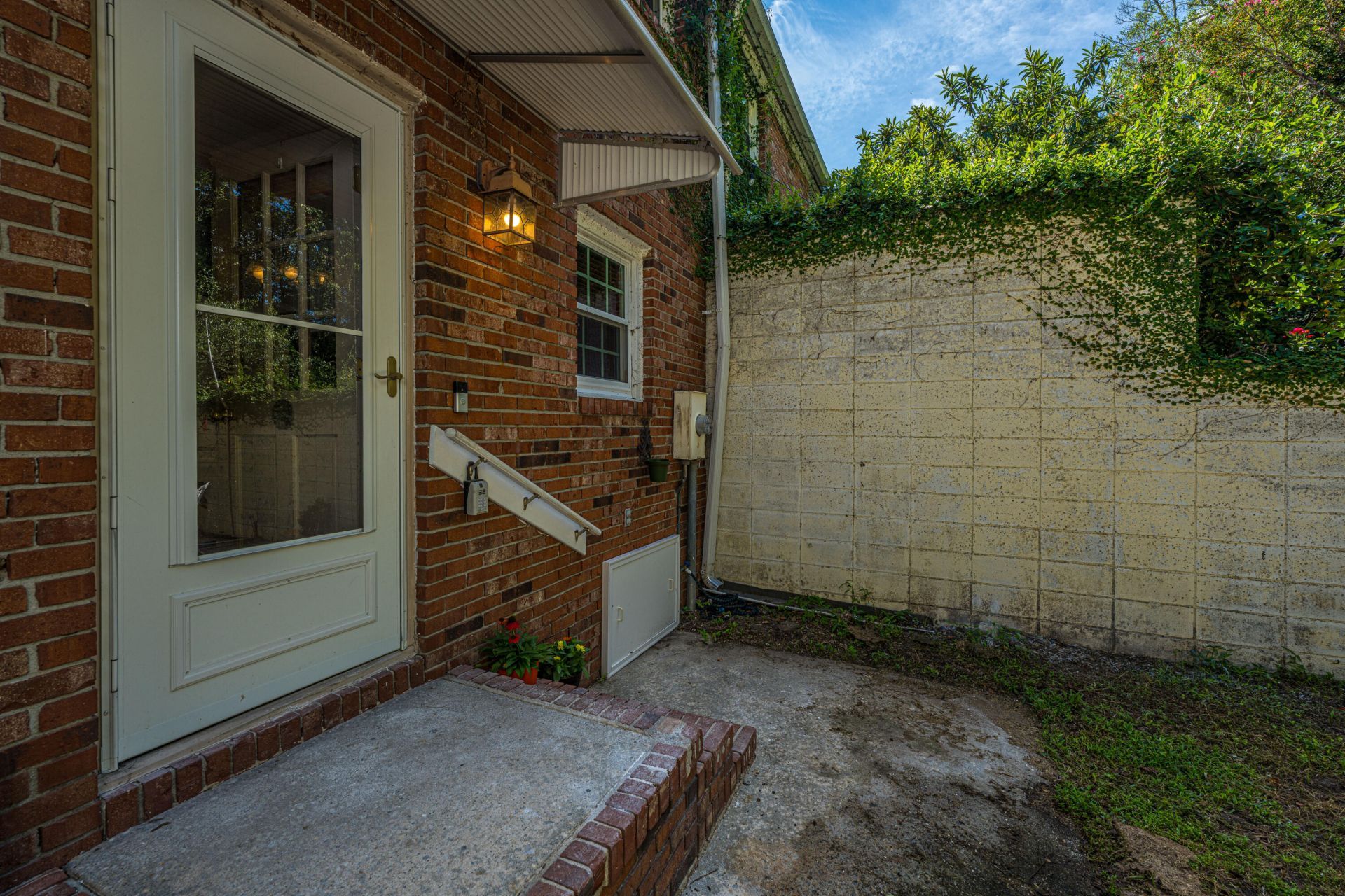 937 Cottingham Drive Photo 33