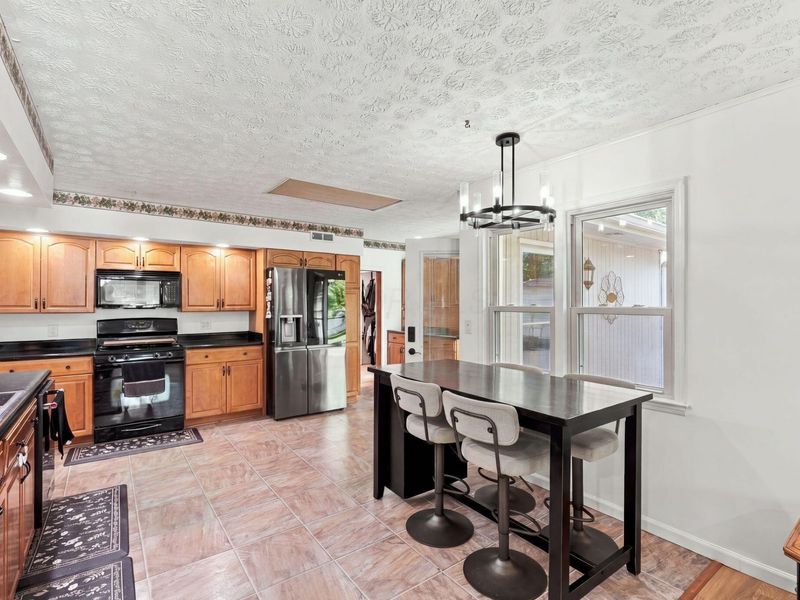 471 E Center Street, West Mansfield, OH 43358 Photo 7
