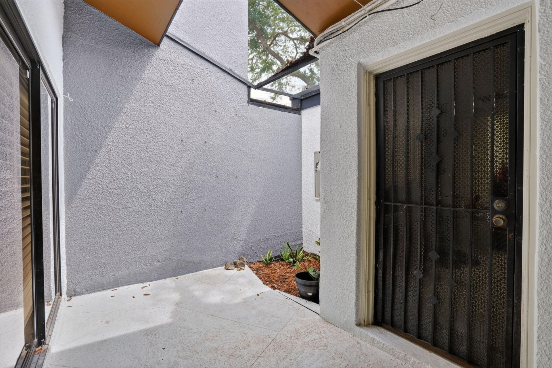 6995 SW 67th Avenue Sw, South Miami, FL 33143 Photo