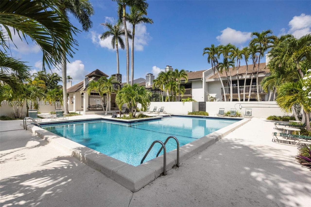 6995 SW 67th Avenue Sw, South Miami, FL 33143 Photo