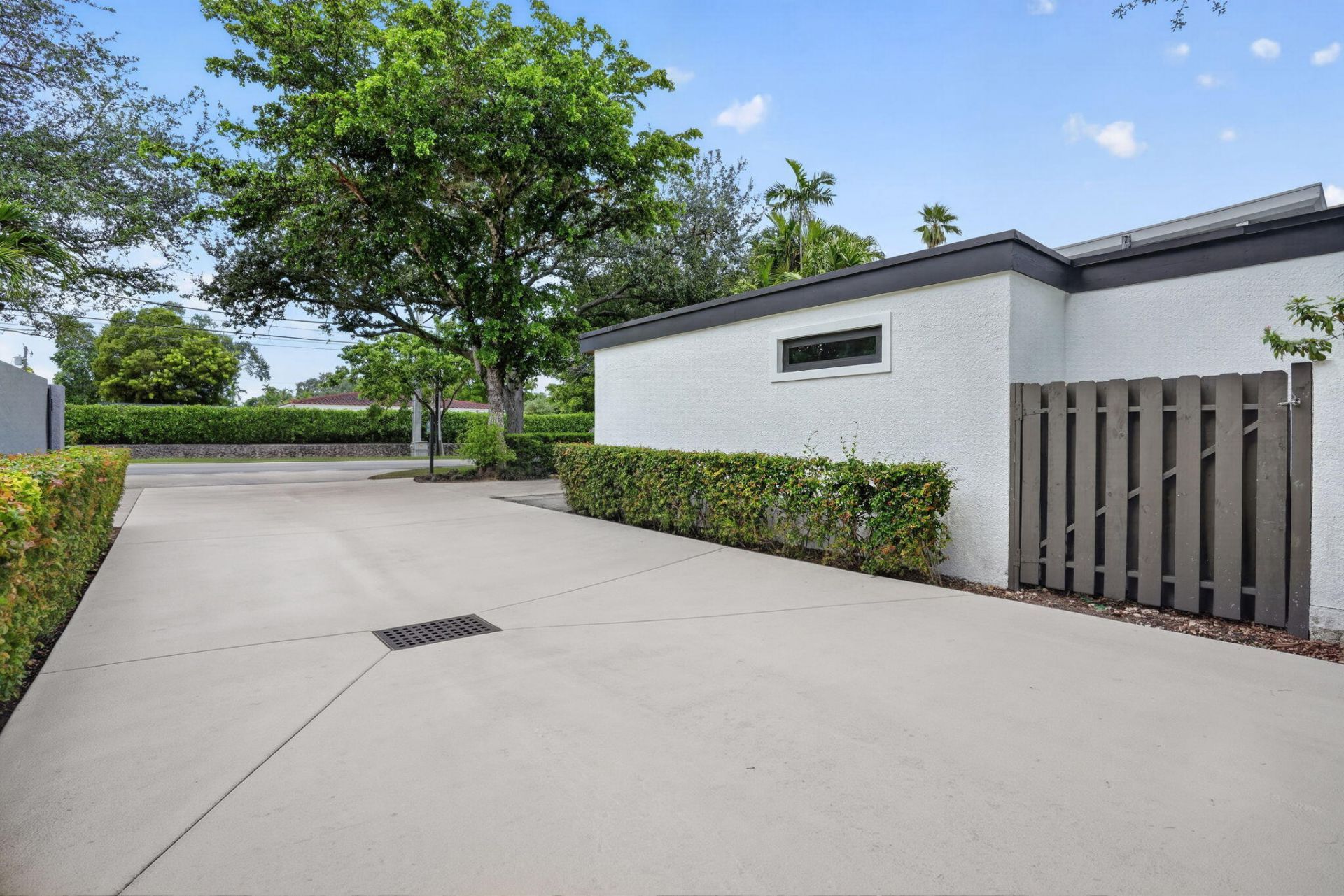 6995 SW 67th Avenue Sw, South Miami, FL 33143 Photo