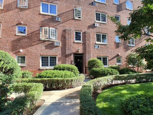 30 Saint Paul St, Unit 5, Brookline, MA 02446