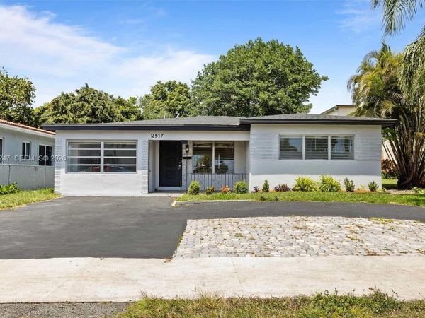 2517 Polk St , Hollywood, FL 33020