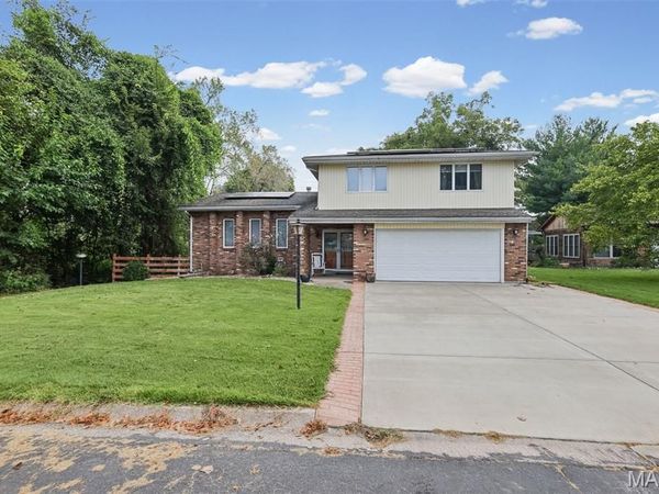 86 Eastmoor Drive, Wood River, IL 62095