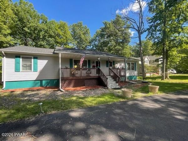 1008 Long Lake Road , Bushkill, PA 18371