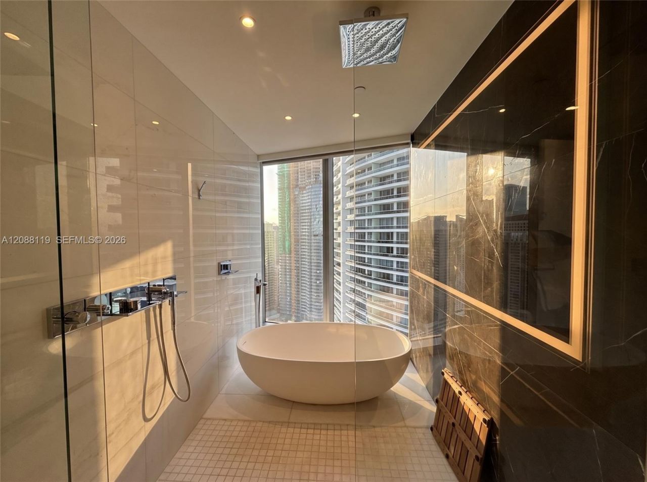 300 Biscayne Boulevard Way, Unit 4007W, Miami, FL 33131 Photo
