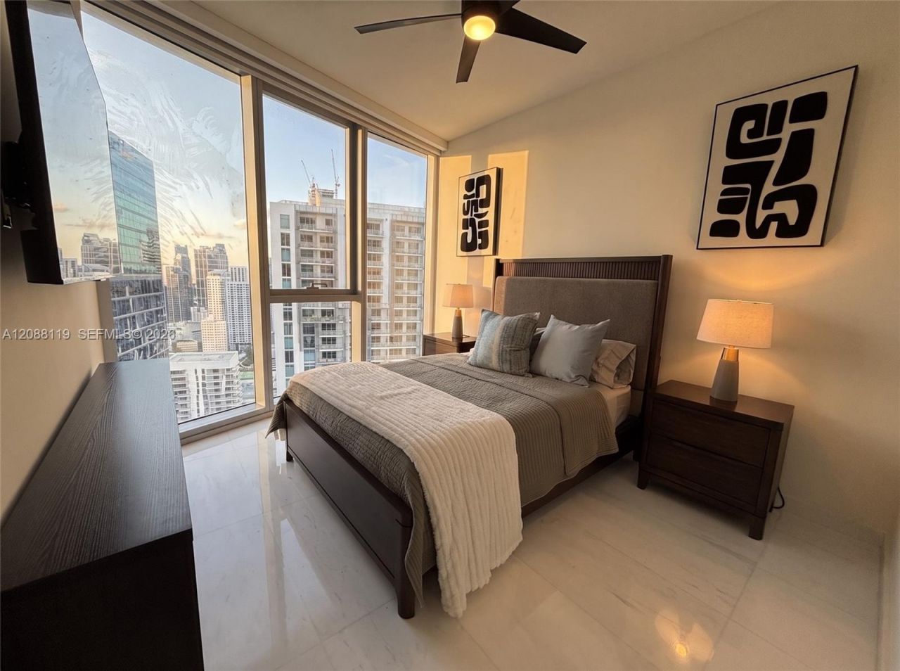 300 Biscayne Boulevard Way, Unit 4007W, Miami, FL 33131 Photo
