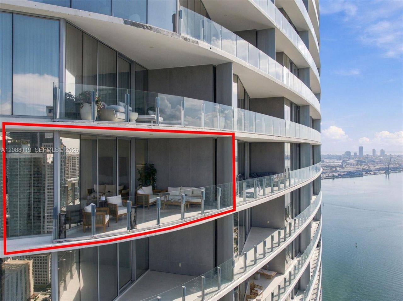 300 Biscayne Boulevard Way, Unit 4007W, Miami, FL 33131 Photo