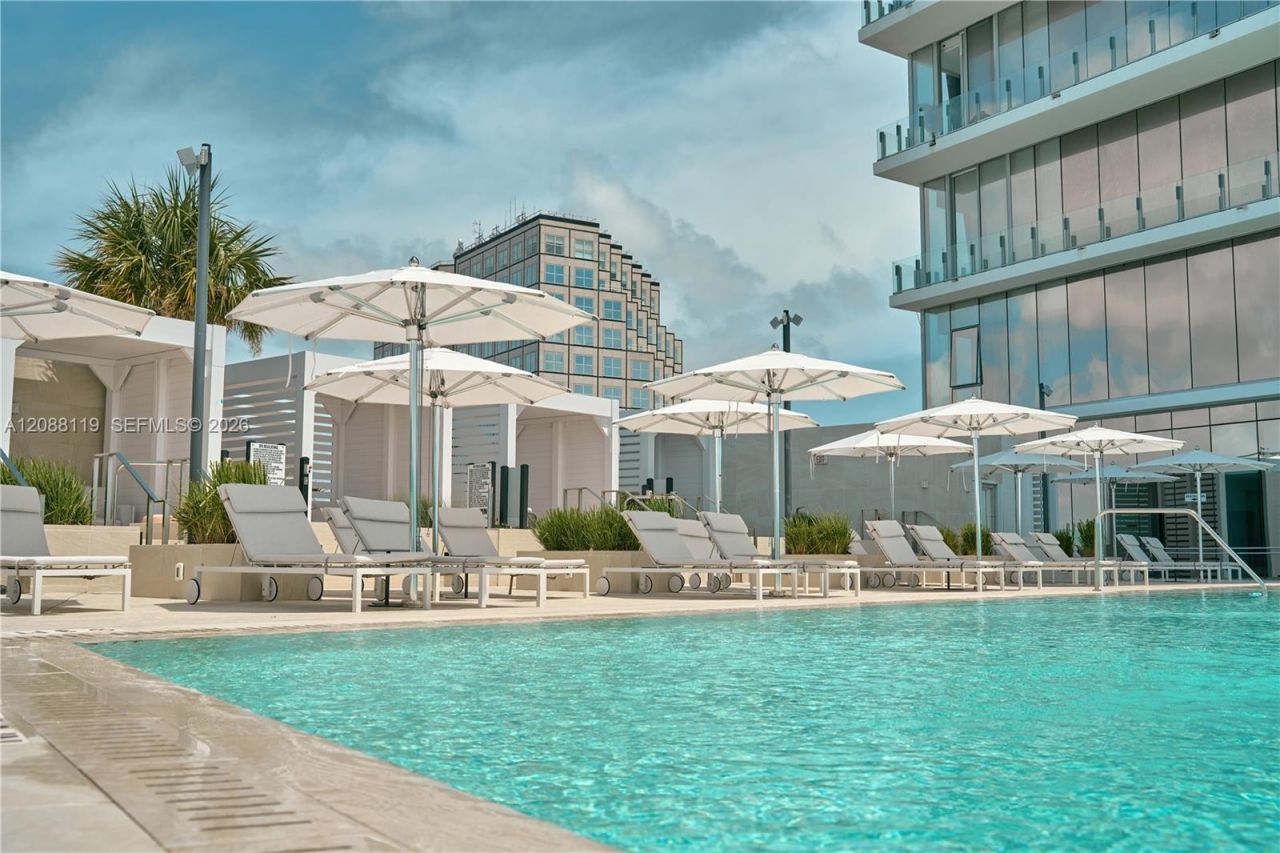 300 Biscayne Boulevard Way, Unit 4007W, Miami, FL 33131 Photo