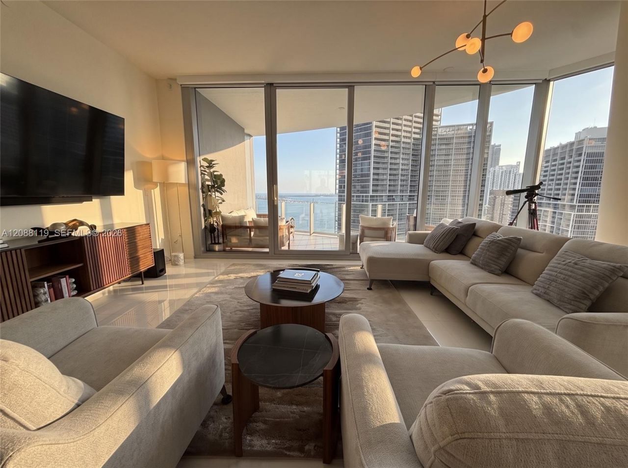 300 Biscayne Boulevard Way, Unit 4007W, Miami, FL 33131 Photo