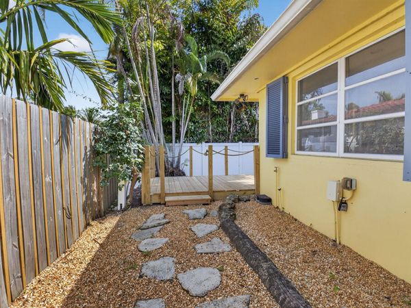 111 SE 7th Avenue, Unit D & C, Delray Beach, FL 33483