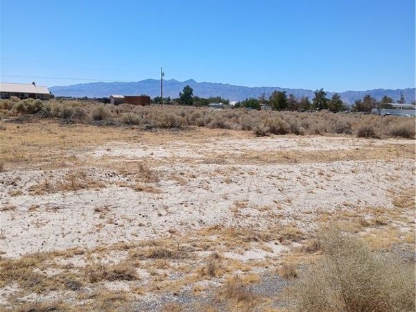 2701 E Idlewild Street, Pahrump, NV 89048