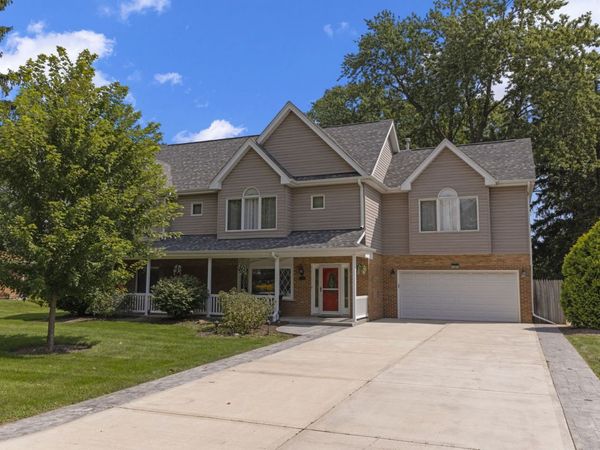 1S705 Westview Avenue , Lombard, IL 60148