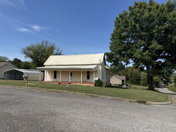 107 Twin Oaks Dr , Bell Buckle, TN 37020