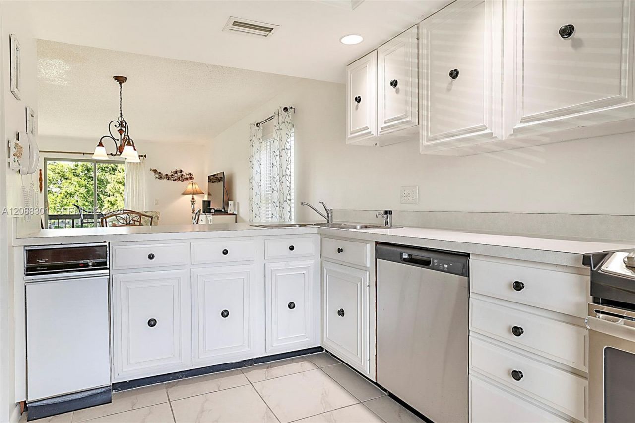 9219 SE Riverfront Ter, Unit G, Jupiter, FL 33469 Photo