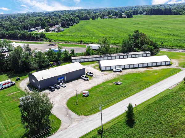 1712 E Jefferson Avenue , La Porte, IN 46350