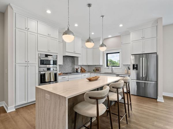5754 Shady Oak Road S, Unit 1, Minnetonka, MN 55343