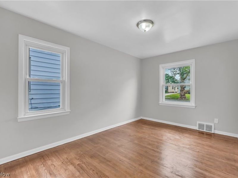 19233 Stafford Avenue , Maple Heights, OH 44137 Photo 12