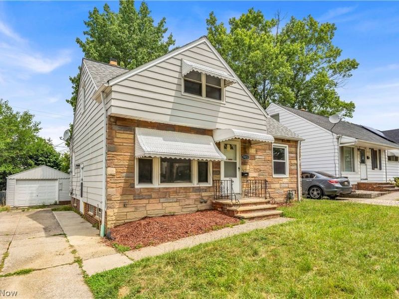19233 Stafford Avenue , Maple Heights, OH 44137 Photo 2