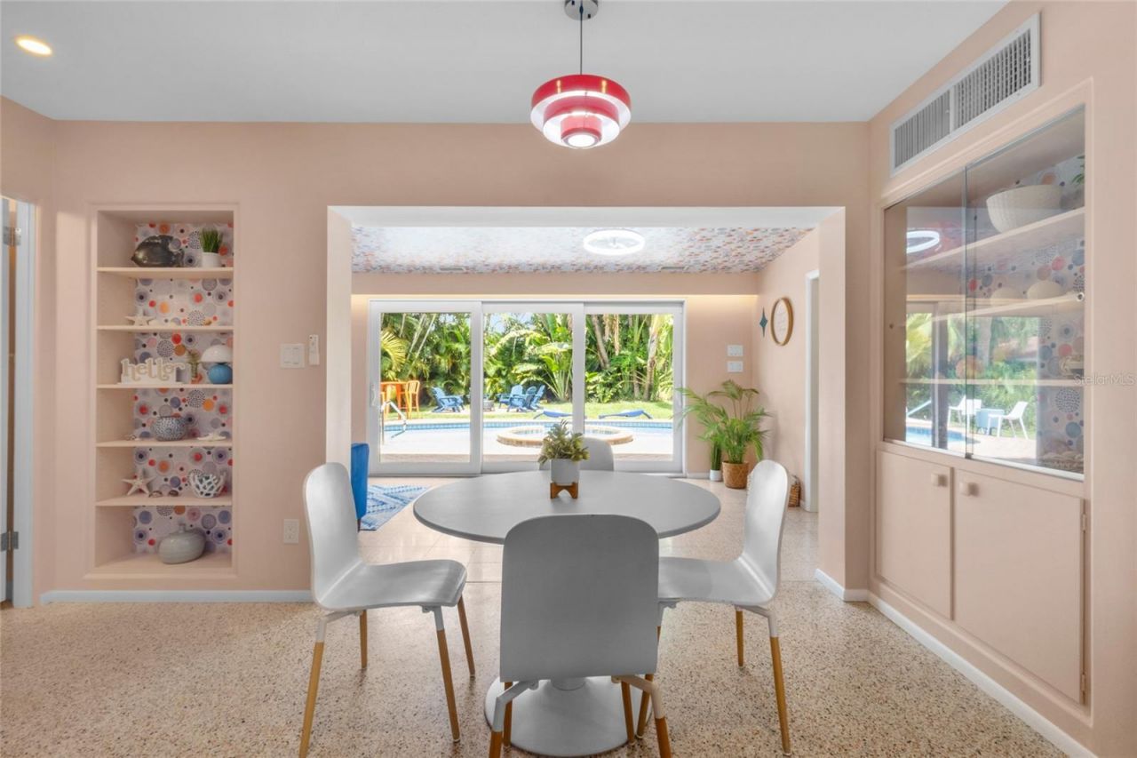 7739 Westmoreland Drive, Sarasota, FL 34243 Photo