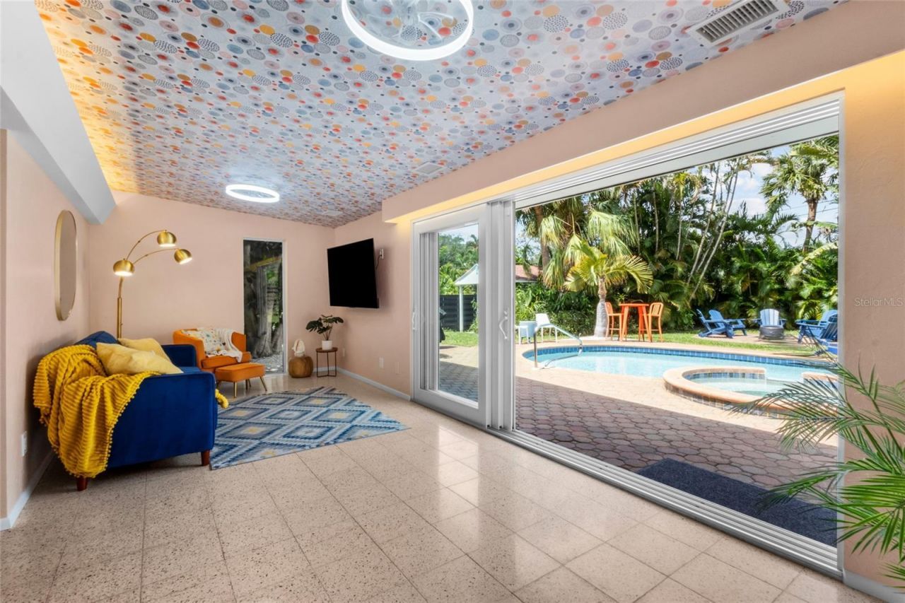 7739 Westmoreland Drive, Sarasota, FL 34243 Photo