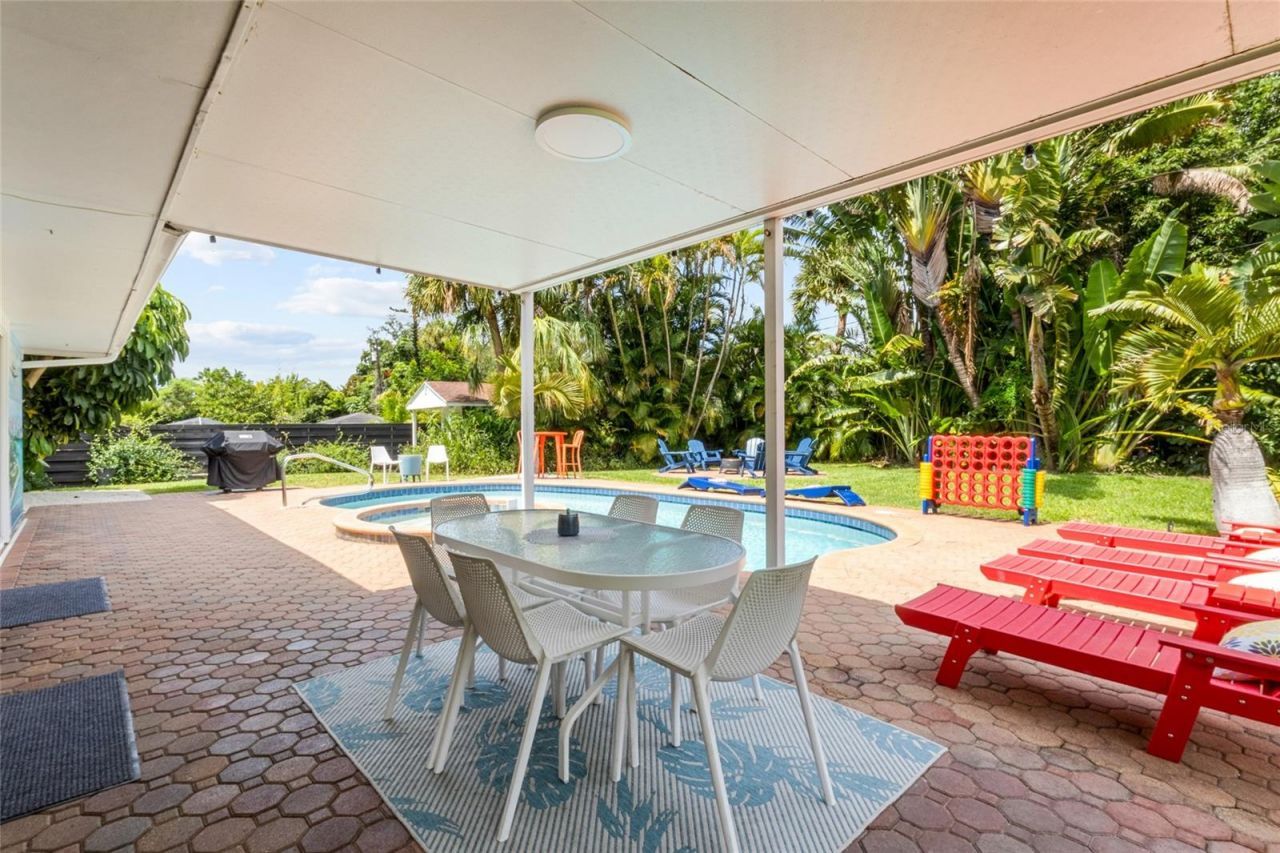 7739 Westmoreland Drive, Sarasota, FL 34243 Photo