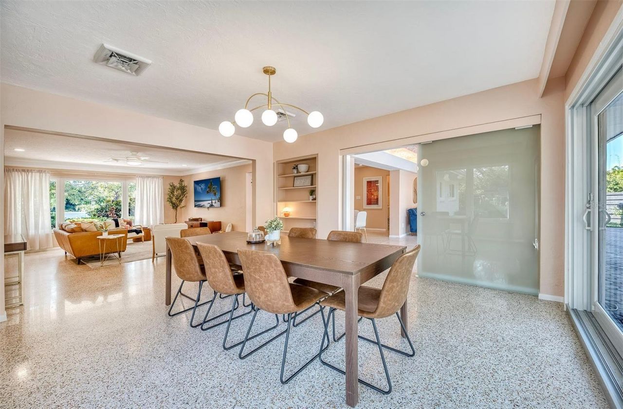 7739 Westmoreland Drive, Sarasota, FL 34243 Photo