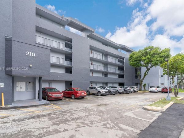 210 Fontainebleau Blvd , Unit 410, Miami, FL 33172