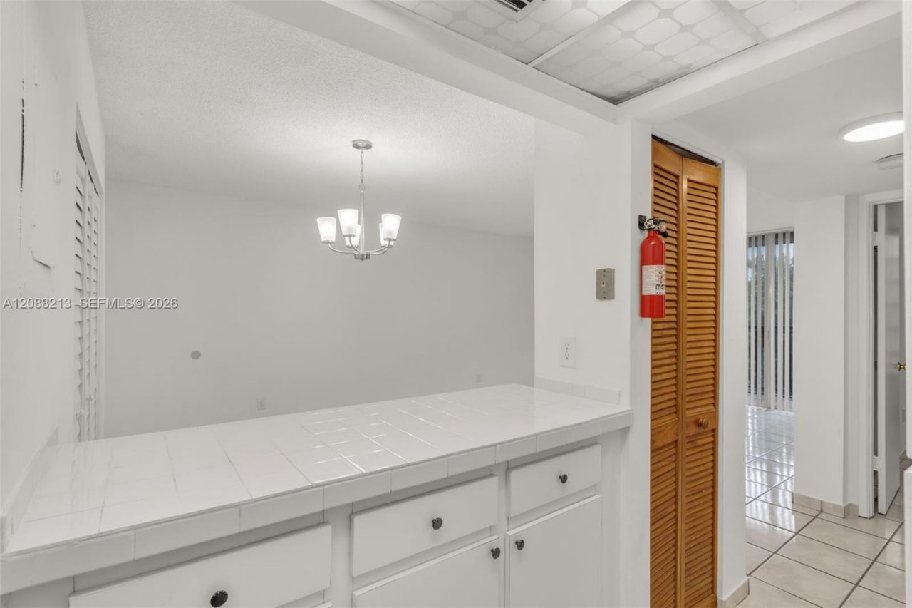 210 Fontainebleau Blvd, Unit 410, Miami, FL 33172 Photo