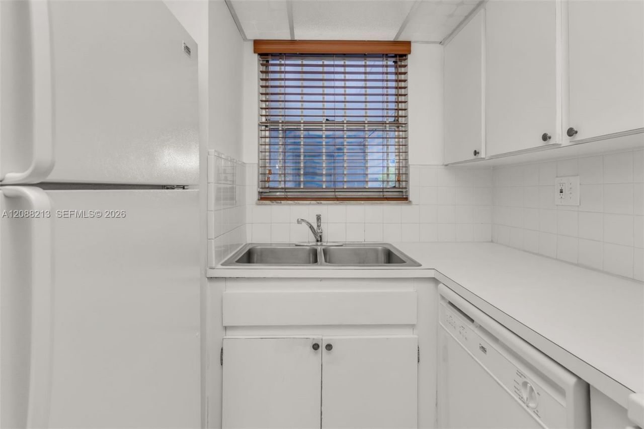 210 Fontainebleau Blvd, Unit 410, Miami, FL 33172 Photo