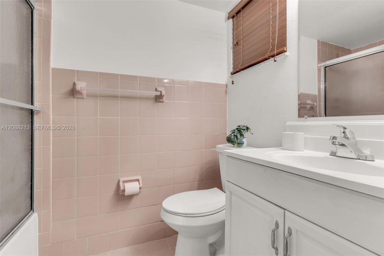210 Fontainebleau Blvd, Unit 410, Miami, FL 33172 Photo