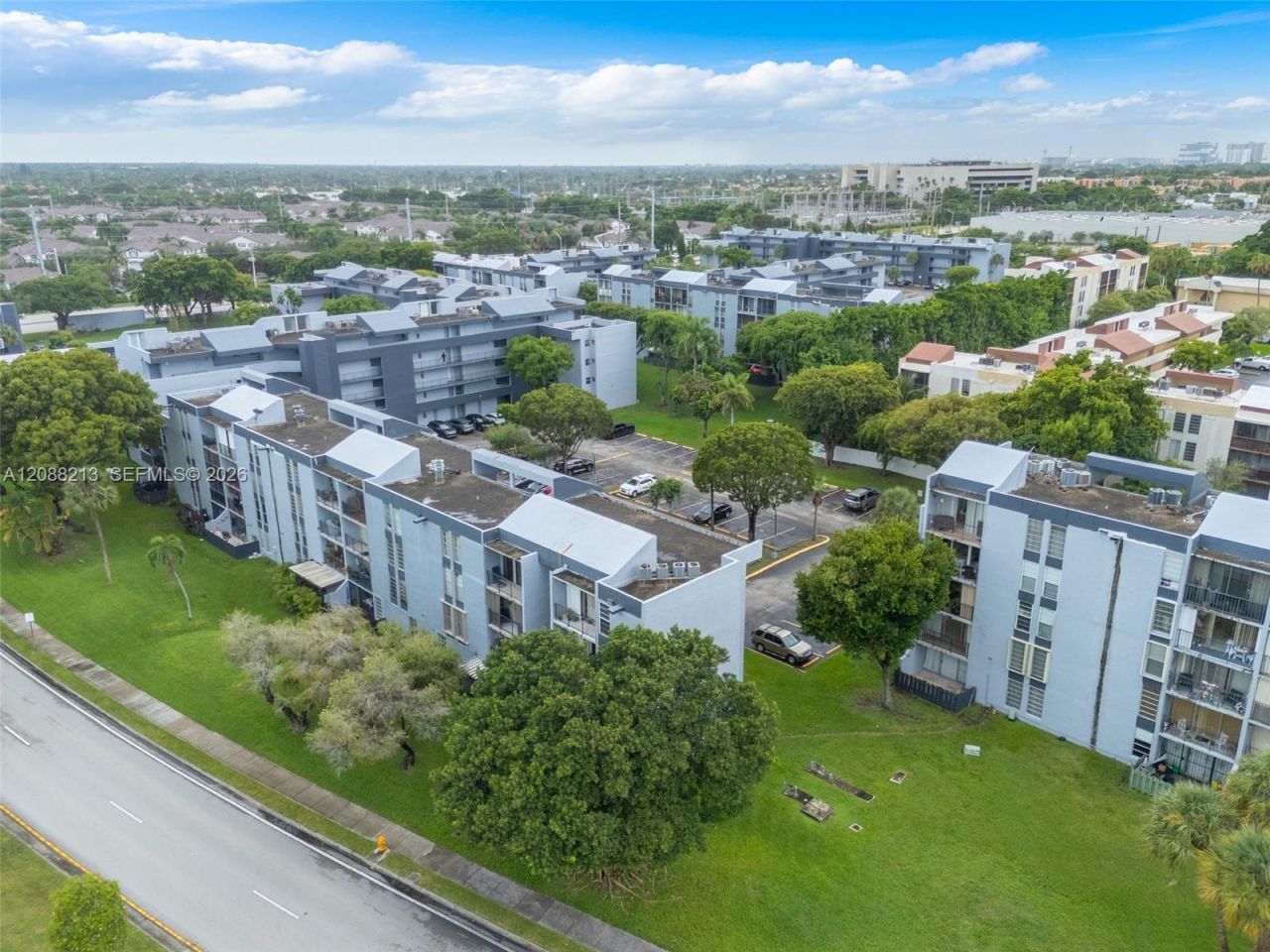 210 Fontainebleau Blvd, Unit 410, Miami, FL 33172 Photo