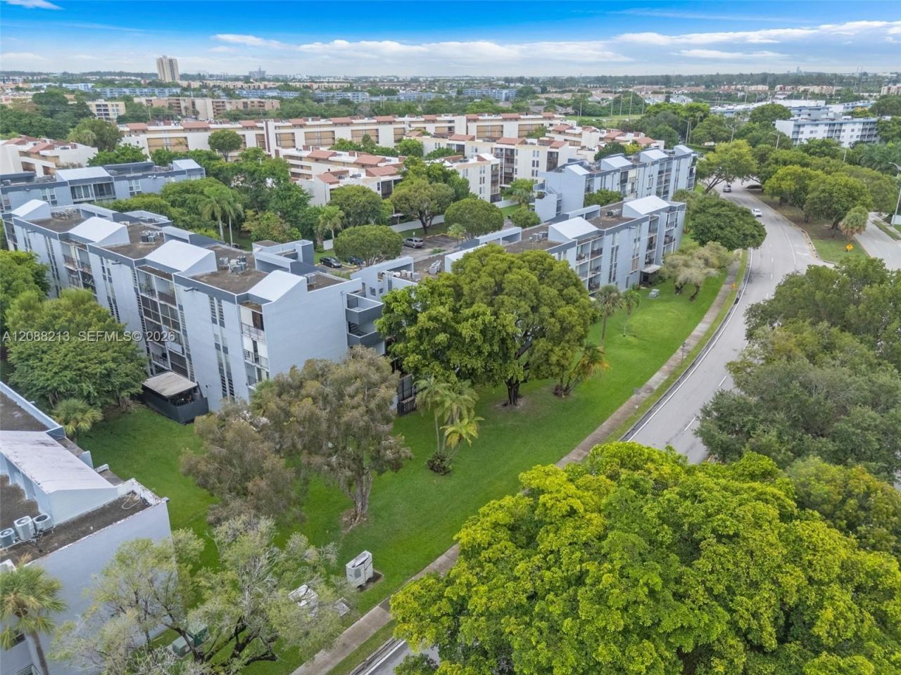 210 Fontainebleau Blvd, Unit 410, Miami, FL 33172 Photo