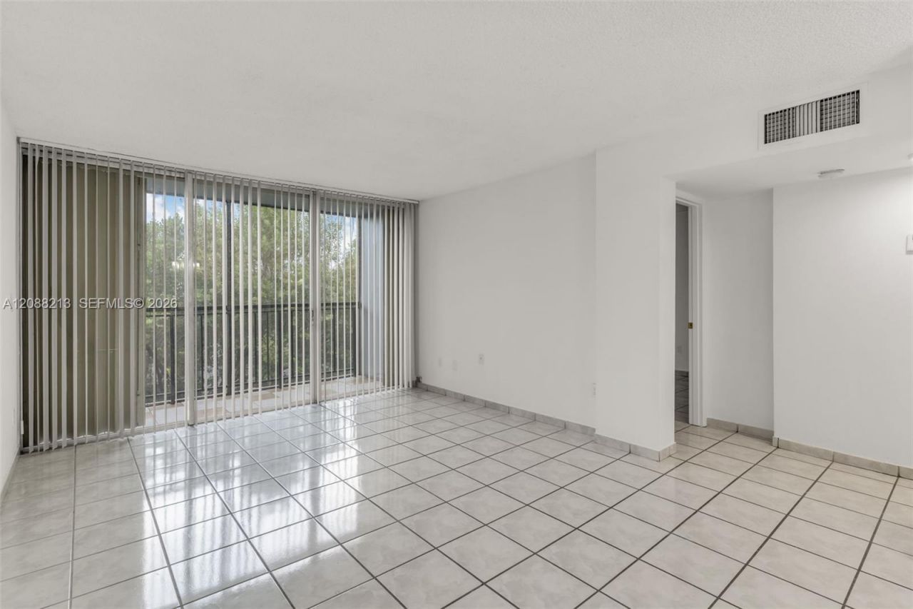 210 Fontainebleau Blvd, Unit 410, Miami, FL 33172 Photo