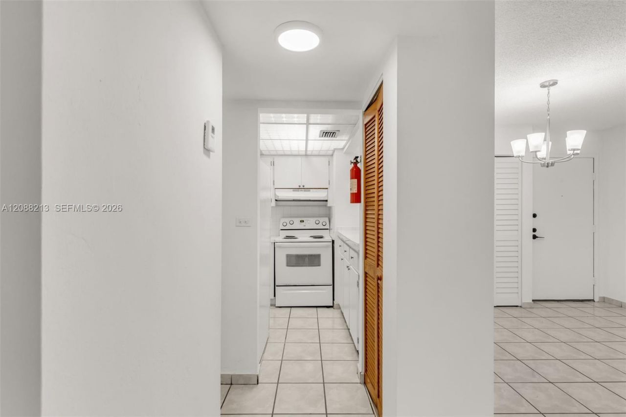 210 Fontainebleau Blvd, Unit 410, Miami, FL 33172 Photo