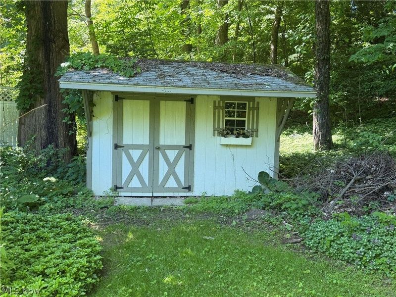 8094 Rolling Brook Road , Northfield, OH 44067 Photo 13