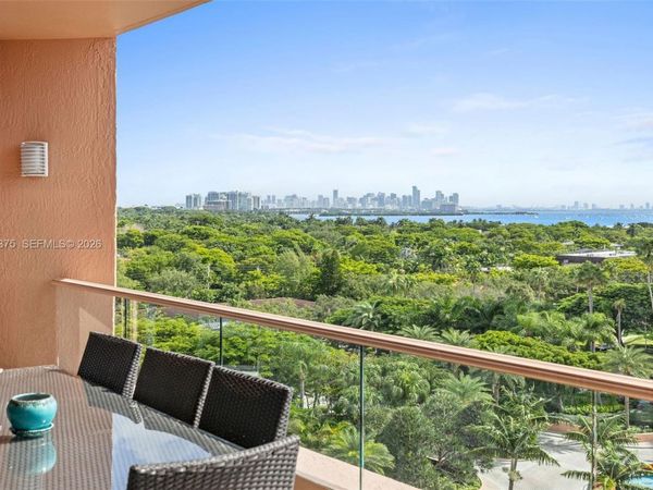 60 Edgewater Dr, Unit 9D, Coral Gables, FL 33133