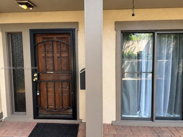 666 Lake Villas Dr , Altamonte Springs, FL 32701