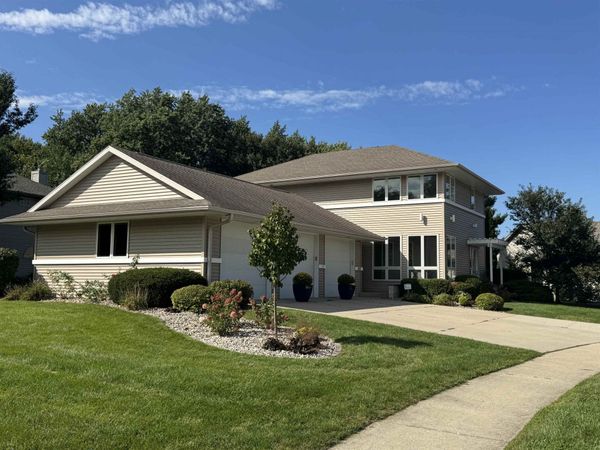 4101 Castlemoor Drive, Janesville, WI 53546
