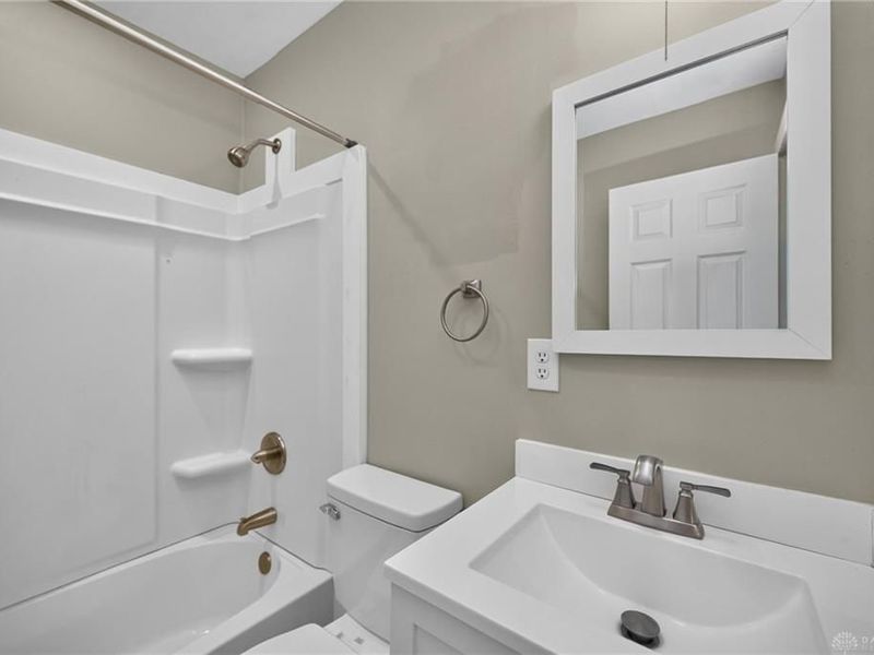 6240 Carmin Avenue, Dayton, OH 45417 Photo 13