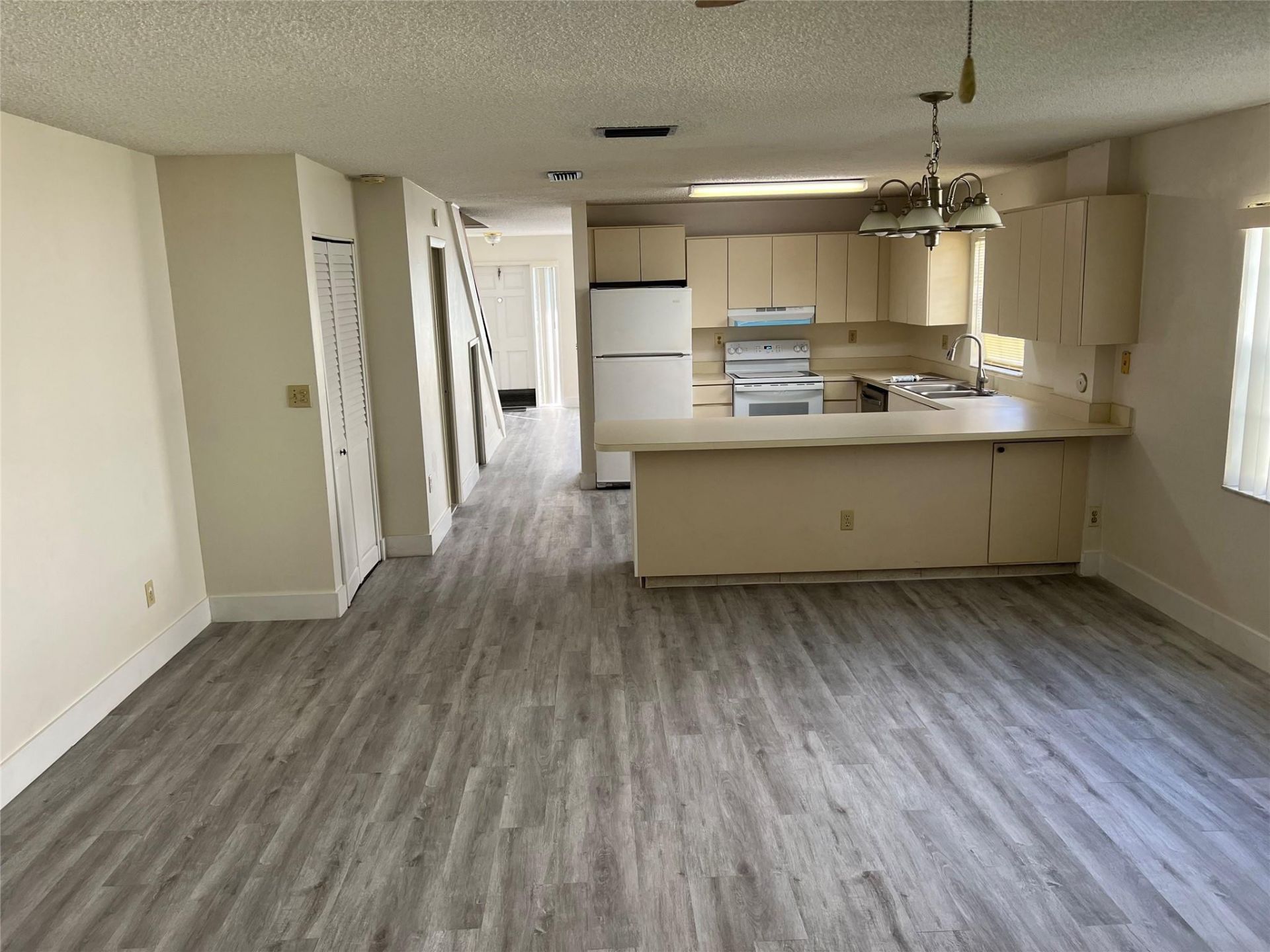 2941 NW 92nd Avenue, Coral Springs, FL 33065 Photo