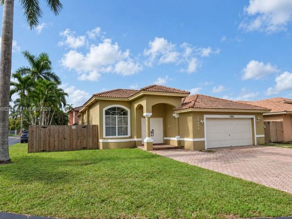 16362 SW 94th St , Miami, FL 33196
