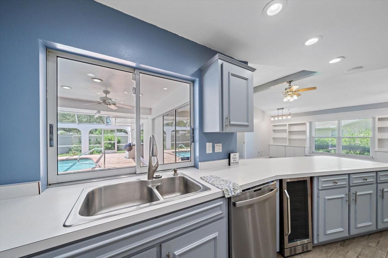 6840 Country Lakes Circle, Sarasota, FL 34243 Photo