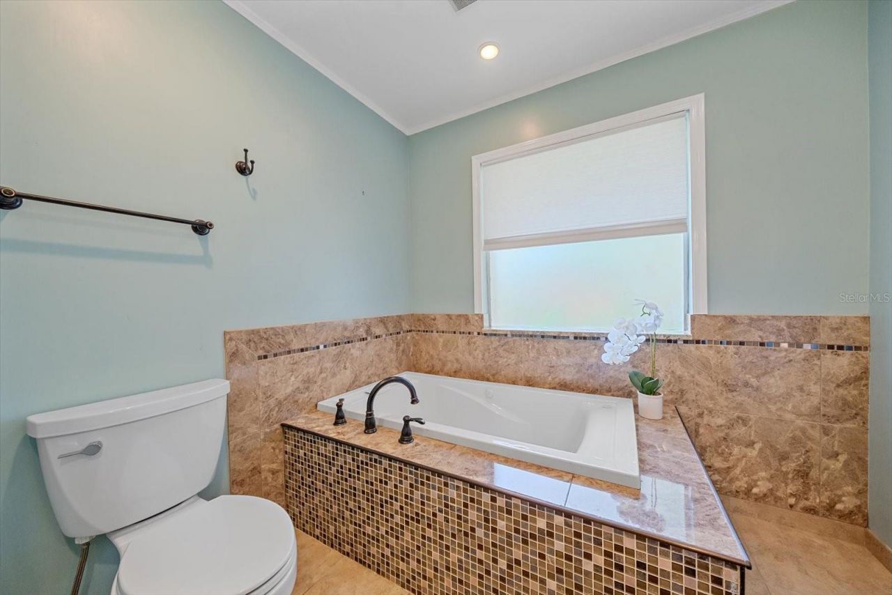 6840 Country Lakes Circle, Sarasota, FL 34243 Photo