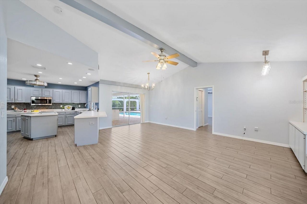 6840 Country Lakes Circle, Sarasota, FL 34243 Photo