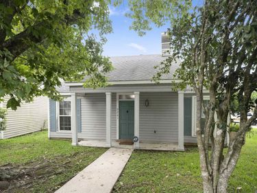 9261 Fox Run Dr, Baton Rouge, LA 70808