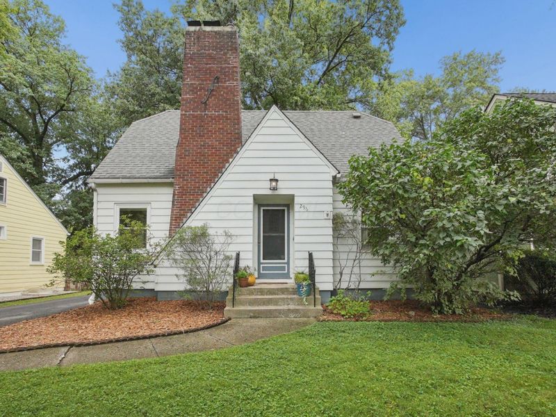 296 E Beaumont Road , Columbus, OH 43214 Photo 1